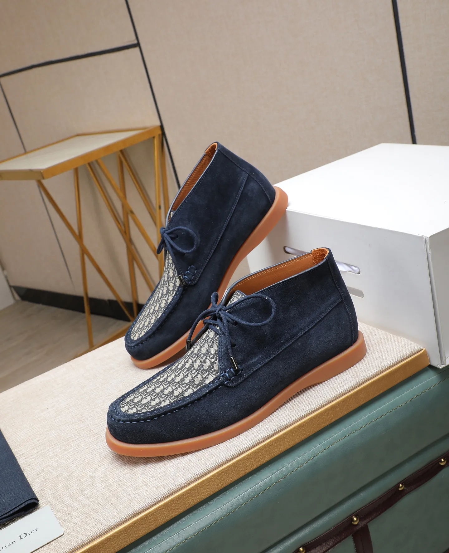 Men's shoes 💰600💰Water-dyed cow lining Original order quality Dior —🆘. Dior Original order purchase, high-end leather shoes, fabric: Made of Italian imported cowhide➕Water-dyed cow lining/cowhide lining➕Specially available original outsole, fine workmanship, real-life photos🎬Size: 38-44 (with full set of packaging)